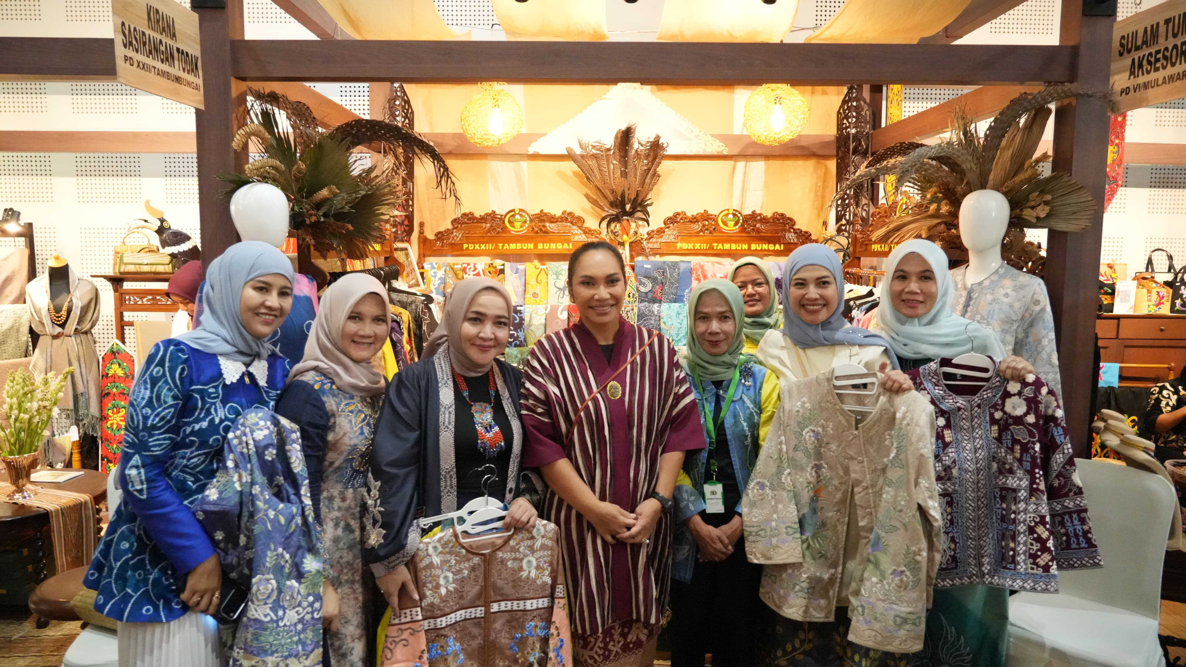 Kunjungan Ketua Umum Persit KCK Ibu Uli Simanjuntak Jadi Motivasi bagi UMKM Persit Tambun Bungai IMG-20260508-WA00191.jpg
